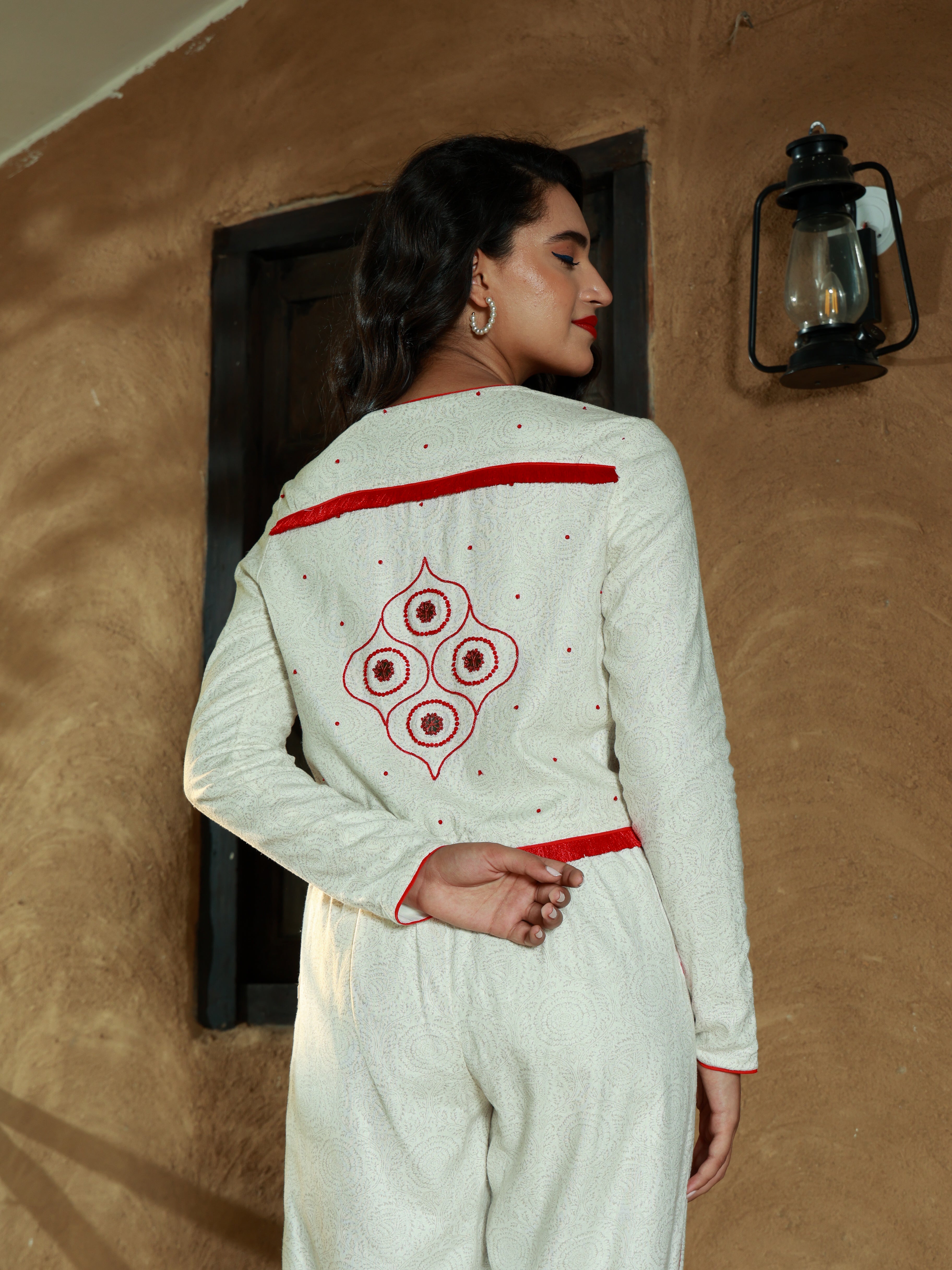 White Embroidered jacket nieshfashion