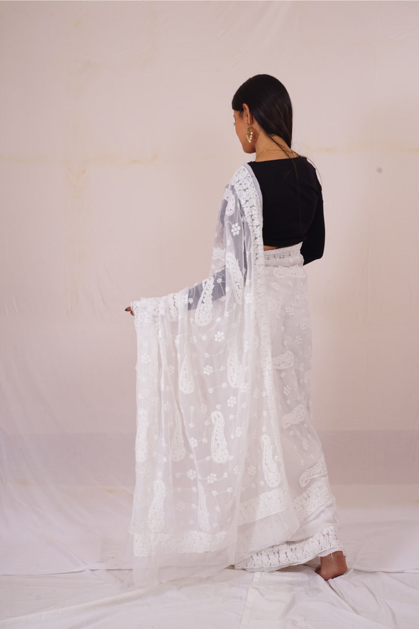 Chickenkari White Kairi Saree nieshfashion